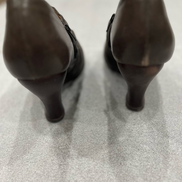 [US8.5]Naya Genesis Gray Ruched Suede Wedge Heel Peep Toe Pump Zipper - Picture 5 of 10